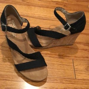 Toms wedges Size 8.5. Never worn